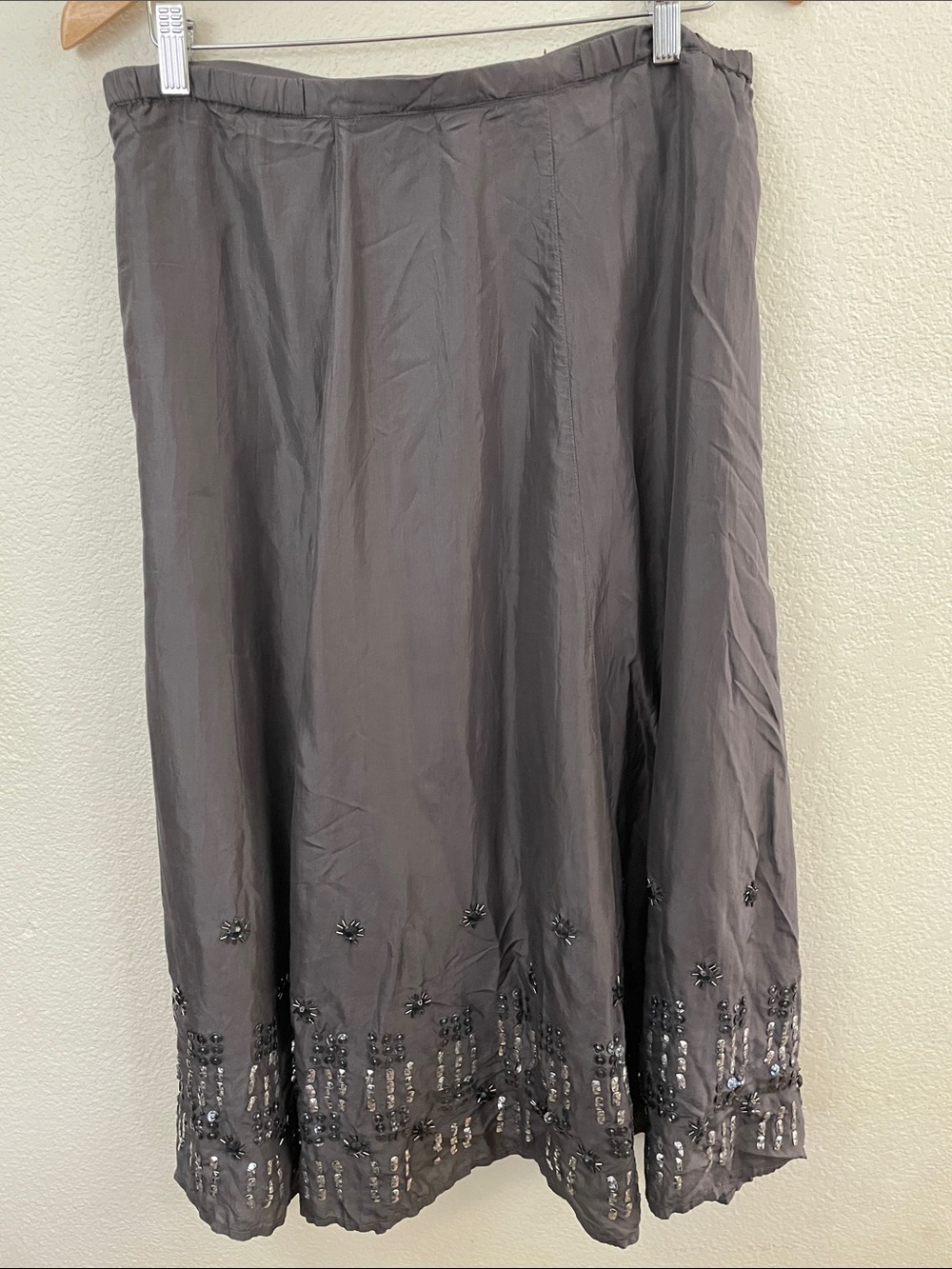 Chico's 100% silk emblished grey A-Line Skirt lined sz1 evening feminine